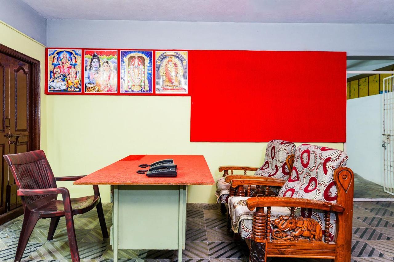 Oyo 26234 Annapurna Nilayam Hotel Vijayawāda Buitenkant foto