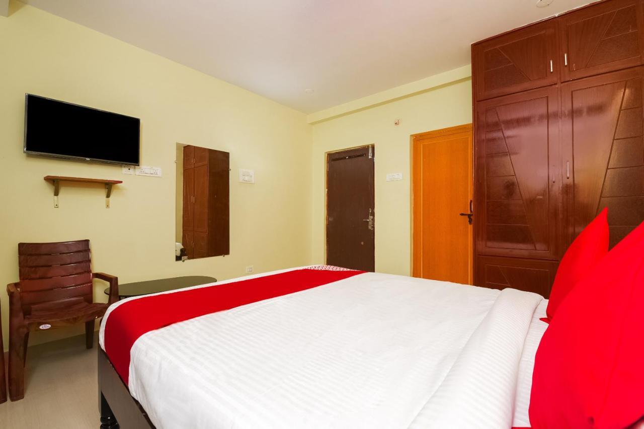 Oyo 26234 Annapurna Nilayam Hotel Vijayawāda Buitenkant foto