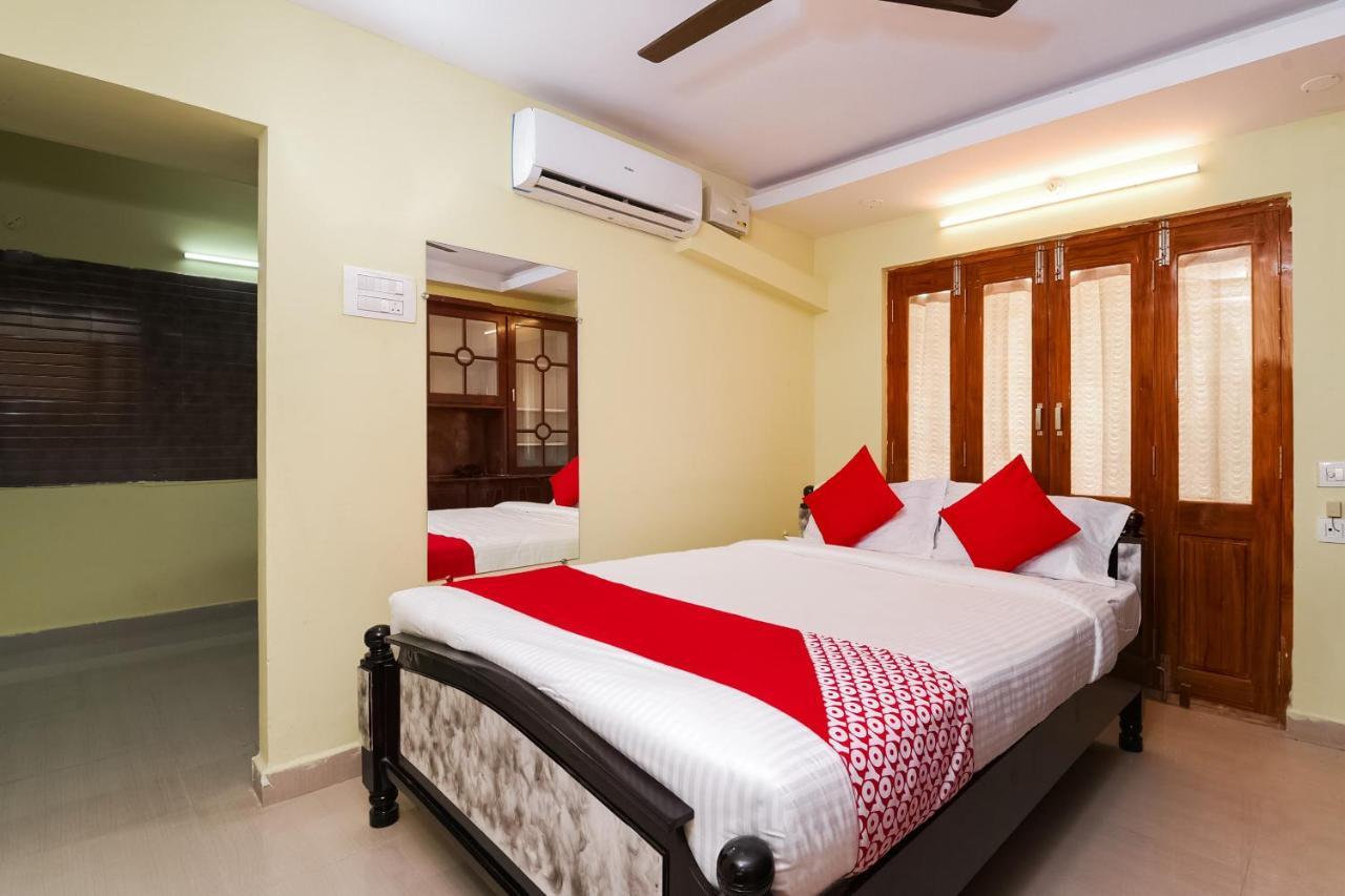 Oyo 26234 Annapurna Nilayam Hotel Vijayawāda Buitenkant foto