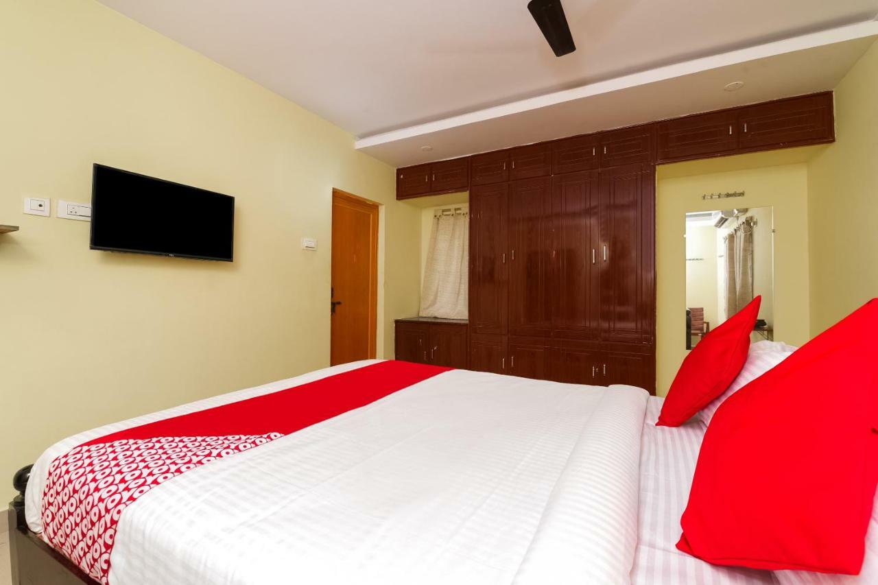Oyo 26234 Annapurna Nilayam Hotel Vijayawāda Buitenkant foto